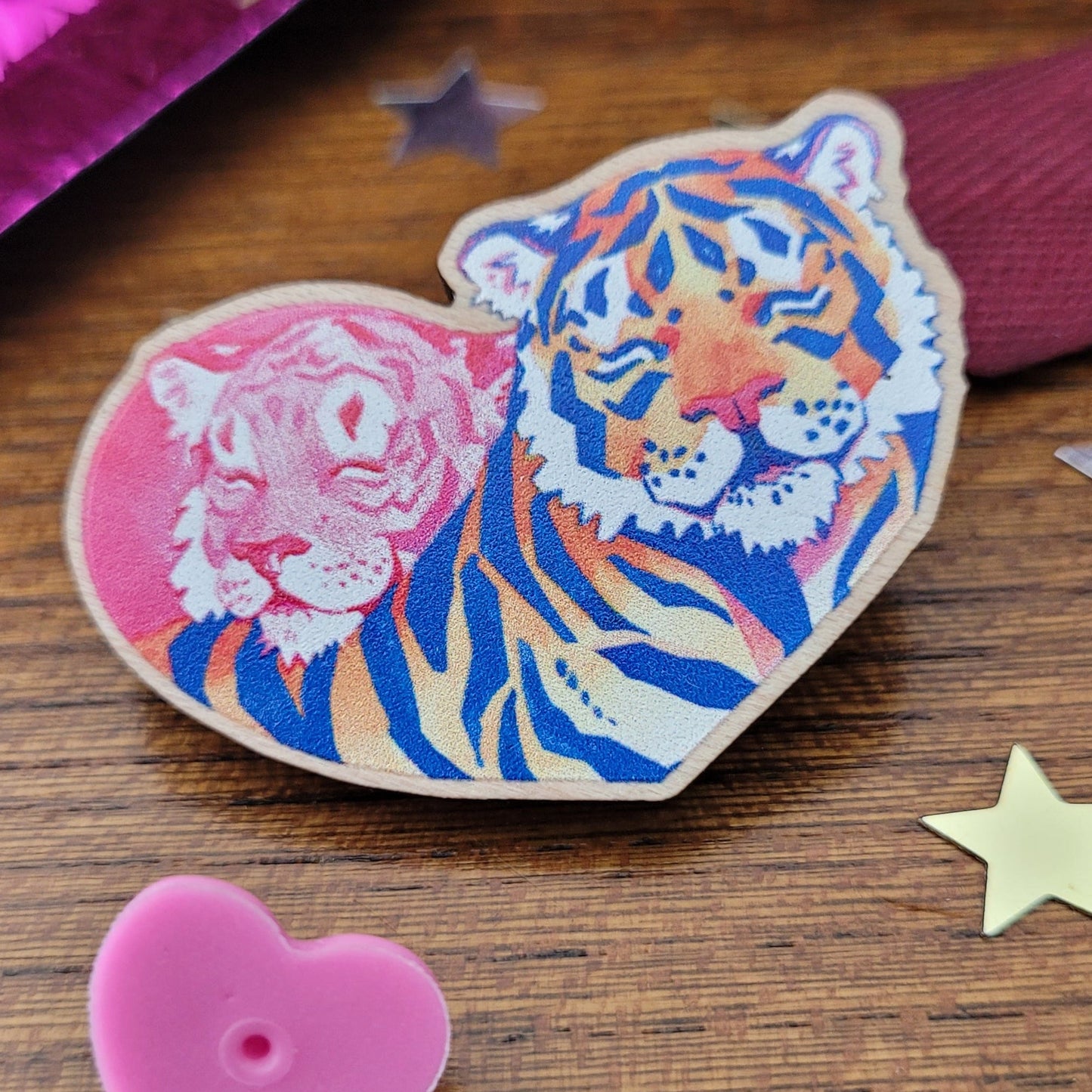 Tigres en Cœur- Pin's en Bois