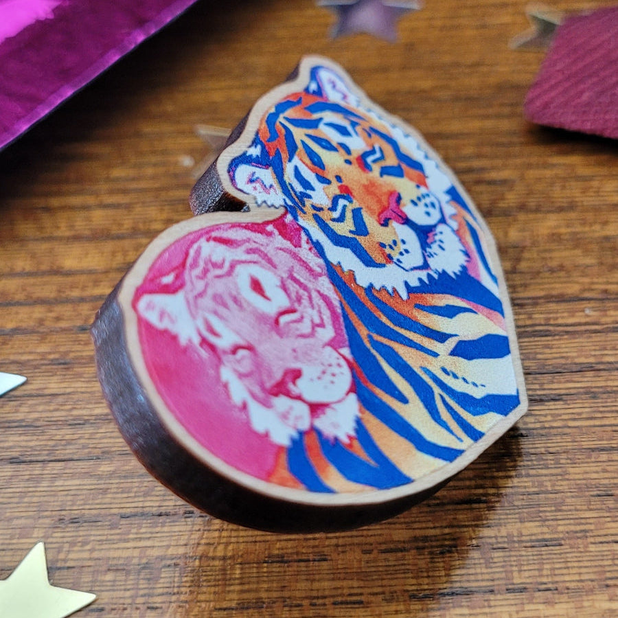 Tigres en Cœur- Pin's en Bois